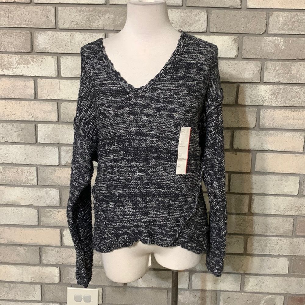 3for$20 NWT sweater universal thread xs